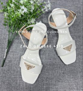 Sandal cao gót quai ngang gắn khóa tam giác MVS2